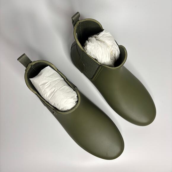 Hunter Original Refined Waterproof Chelsea Rain Boots in Ismarken Olive - Picture 8 of 11